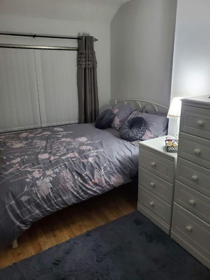 Minimum Stay Two Nights Larne Extérieur photo