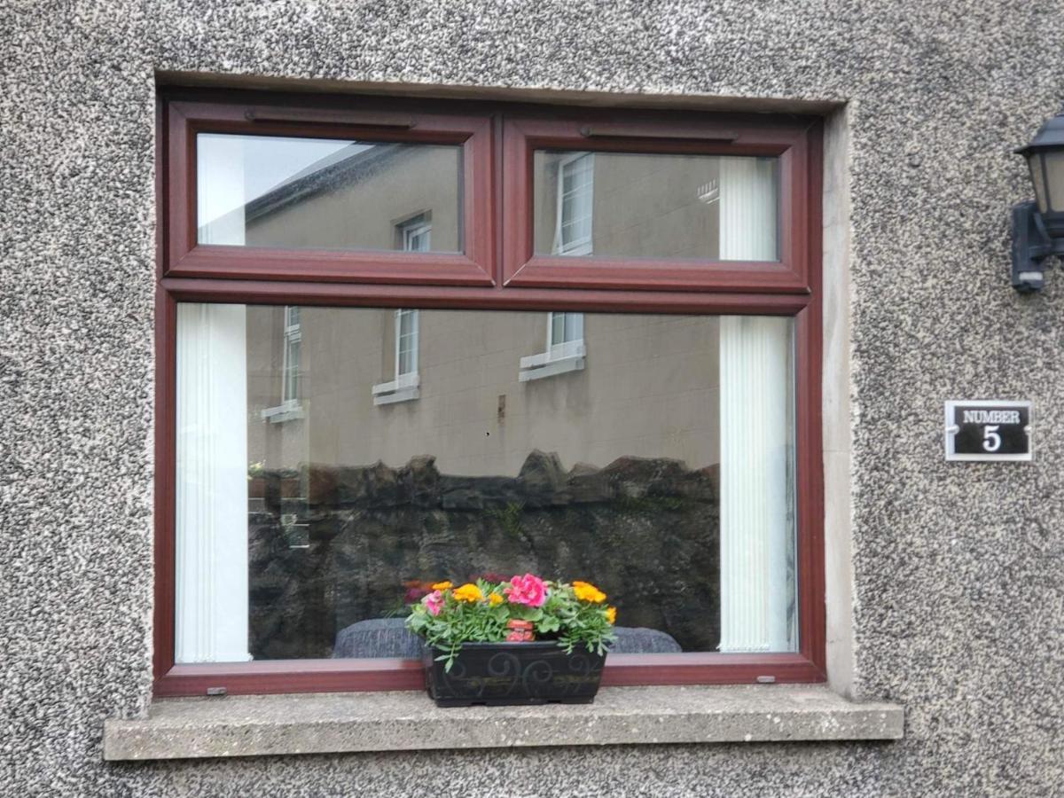Minimum Stay Two Nights Larne Extérieur photo