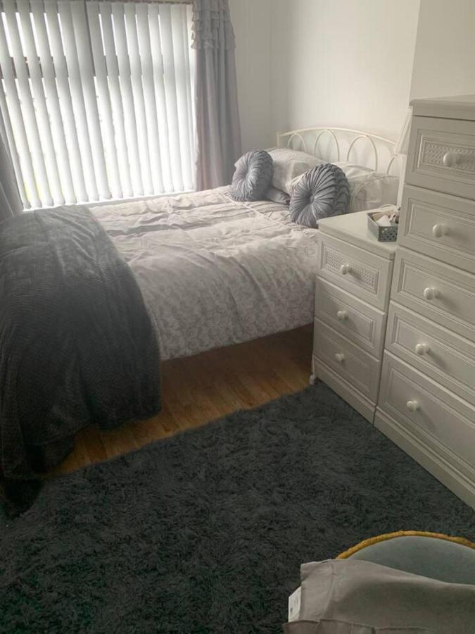 Minimum Stay Two Nights Larne Extérieur photo