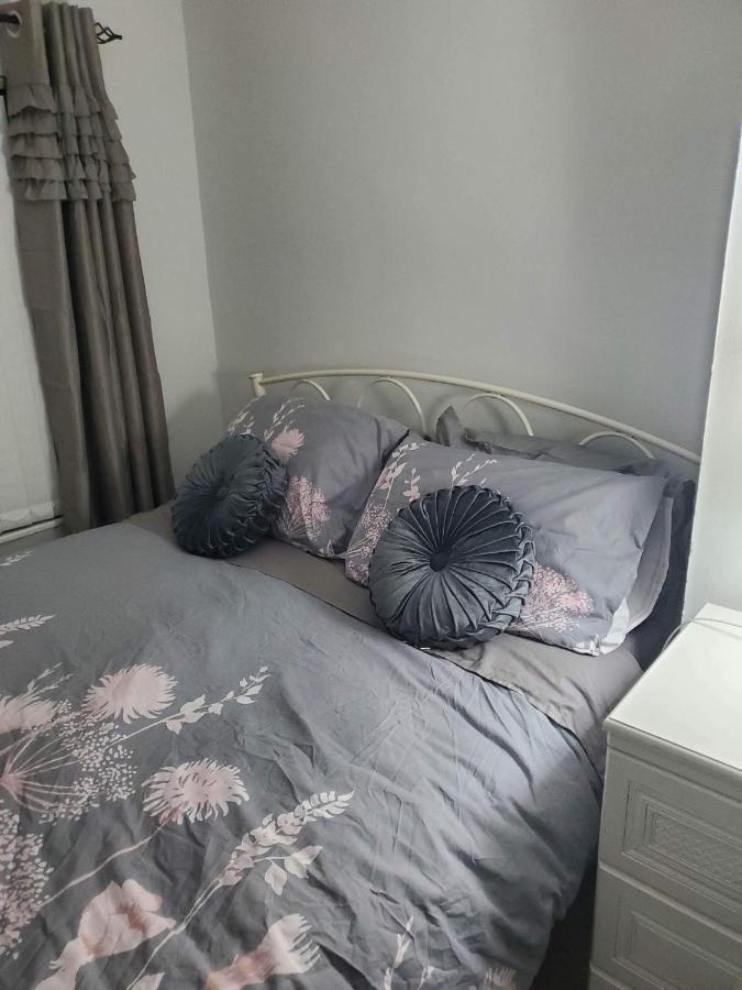 Minimum Stay Two Nights Larne Extérieur photo